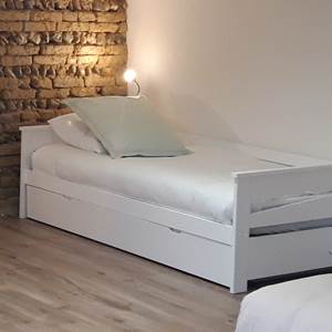 Le lit gigogne permet un couchage supplémentaire (190 * 90) pour un enfant.