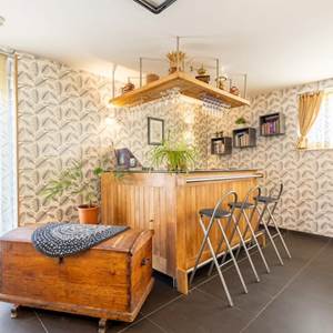 Un beau bar pour les apéros conviviaux