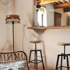Les parties communes côté maison d'Hôtes avec Kitchenette, salon et table à manger
