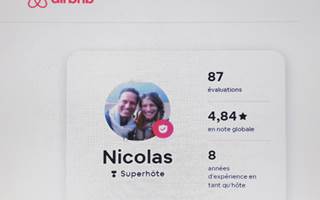 on line booking airbnb