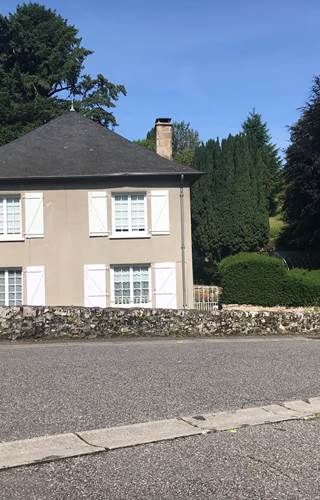 maison vue de la place