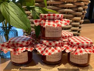 Confiture préparée par nos petites mains