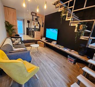 L'ESCAPADE-DE-SAINT-HUBERT-Salon-TV