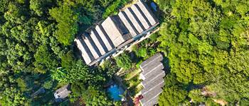 Le Rofia Lodge Ambatoloaka Nosy Be vue d'en haut - jardin piscine, bungalow