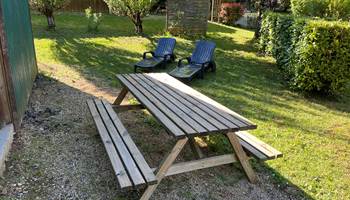 Repas et détente en vacances au Hameau des Laurières-presta