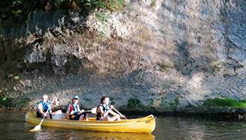#CanoeMontignac #LascauxExperience #DordogneValley #NatureEscape #OutdoorFun #BaladeEnCanoe #ExploreFrance #NatureTrip #FamilyAdventure #ActivitéPleinAir #RivièreVézère #SlowTravel #GetOutside #VacancesFrance #FrenchNature #CanoeLife #TourismeVert #WeekendInFrance #FamilyFriendly #PleinAir #DiscoverPerigord #LocalAdventure #AventureEnFamille #FranceGetaway #NatureLovers #VoyageAuthentique #OutdoorExperience #UnplugAndExplore #VisiterLaDordogne #SummerVibesFrance-presta