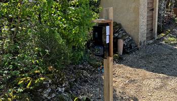 Prise de recharge avec emplacement-photo-news