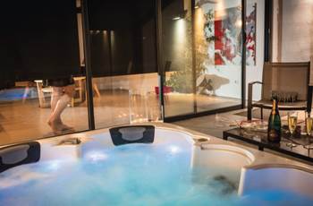 spa ambiance love love champagne