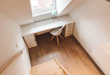 302 STUDIO AVEC CUISINE- BUREAU