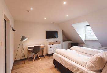 303 CHAMBRE DELUXE- CHAMBRE