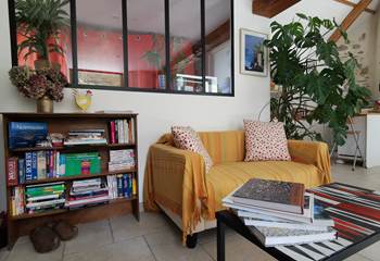 coin salon bibliothèque, informations touristiques, moulin de La Retardière, Orvault