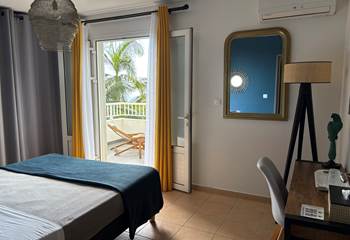 chambre Tafia, climatisée avec terrasse et vue océan, lit Queen Size