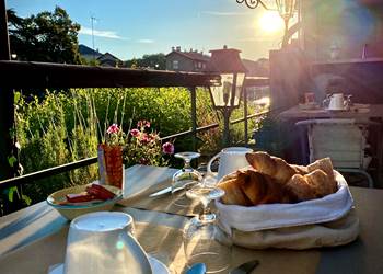 pdj en terrasse hotel des bains hotel figeac