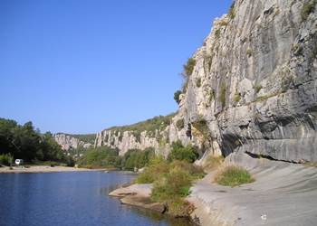 gîte familial convivial et de regroupement d'amis en ardèche rhone alpes