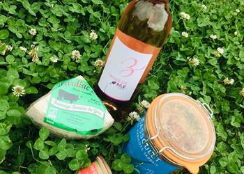 Un repas de producteurs locaux qui vous attend à votre arrivée