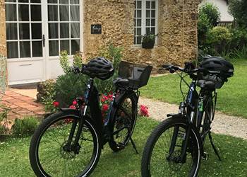 2 vélos électrique du Domaine