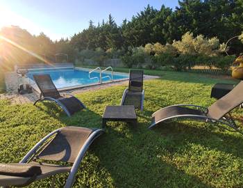 convivialité au bord de la piscine