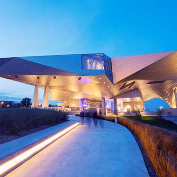 Musée des Confluences  2-img-around