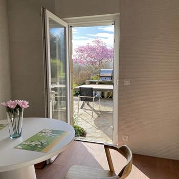 Salle a manger vue sur jardin-presta