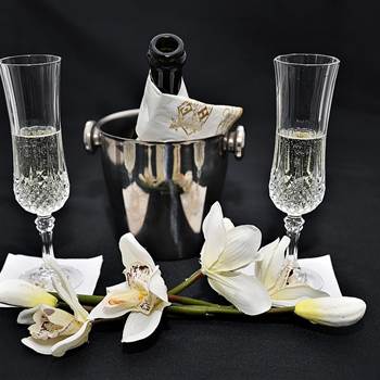 Champagne servi en chambre - Luxe - Romantisme-options