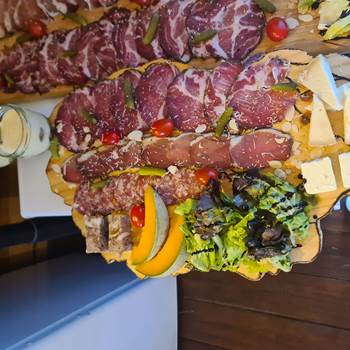 Un plateau charcuterie pour 4 personnes-options