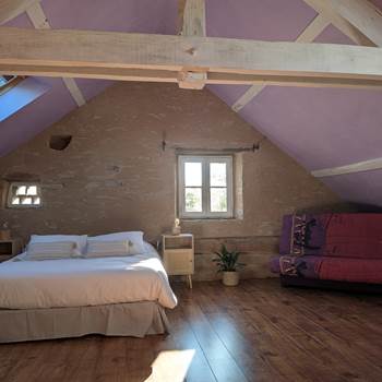 gite-panoramique-saisonnee-chambre-familiale-lumiere-nature-centres-aveyron.jpg-presta