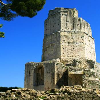 Nîmes-Tour Magne-1850-img-around