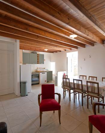 La maison de Louise grande pièce commune