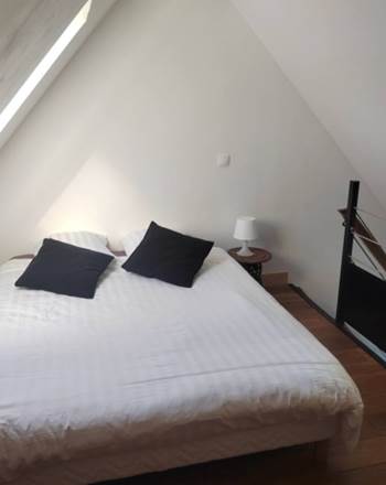Lit queen size en mezzanine