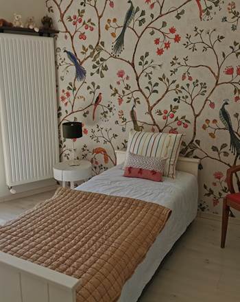 Chambre avec deux lits jumeaux dans une villa, vallée de la Dordogne