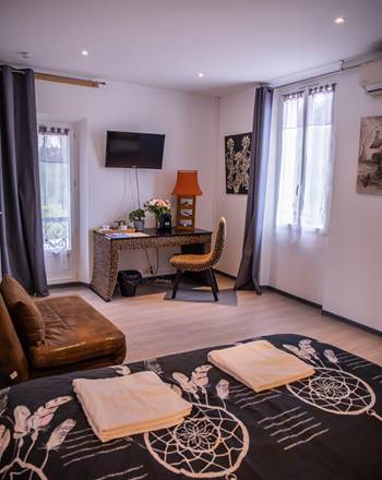 Chambre 1 Vue du lit