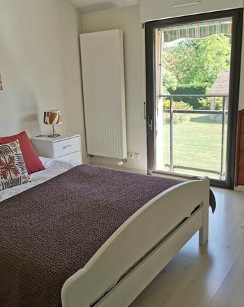 Chambre double dans une villa gîte, vallée de la Dordogne