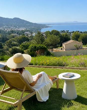 Vue depuis le jardin du Levant