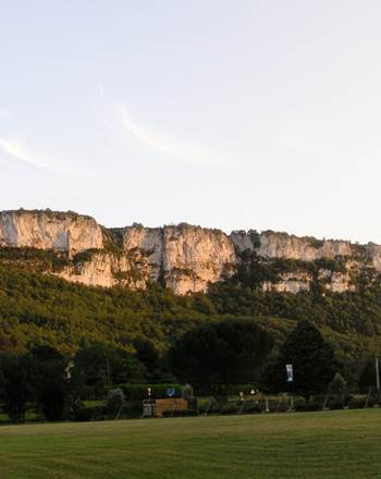 Roc d'Anglars Saint Antonin Noble Val  photo Kayman Canoës