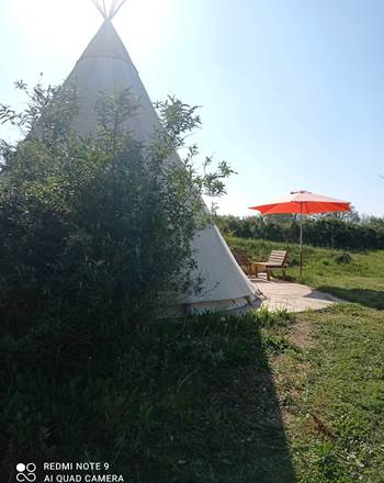 On arrive au tipi