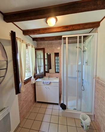 Salle d'eau dans la chambre Le Refuge
