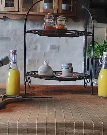 Petit déjeuner fait maison et des produits locaux