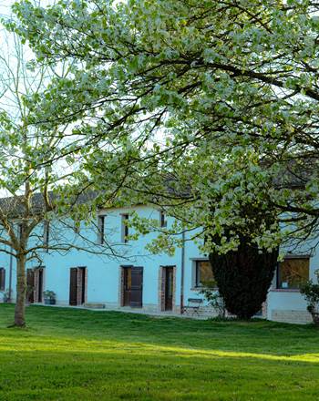 domaine-etangs-dombes-vue-exterieure-1