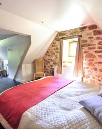 Chambre étage avec sa salle de bain/wc privée