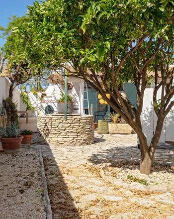 villa-les-salines-flamant-location-appartement-maison-vacances-grau-du-roi-jardin-proche-plage