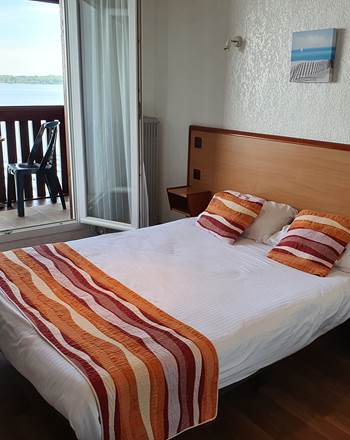 Chambre Hortansia grand lit