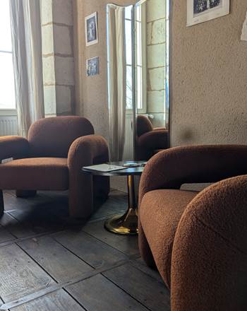 Coin discussion dans la suite la Tour