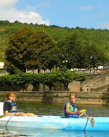 Traversée de Saint Antonin Noble Val en Canoë sur la rivière Aveyron