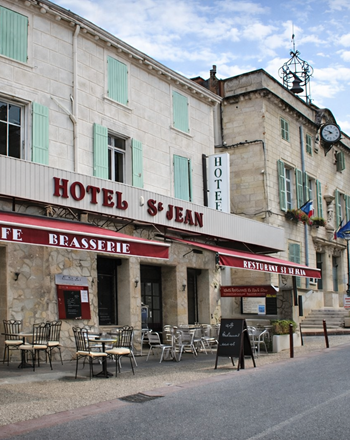 Le Saint Jean Hotel Bar Restaurant