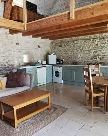 Location avec espace lumineux et ensoleillé, Dordogne