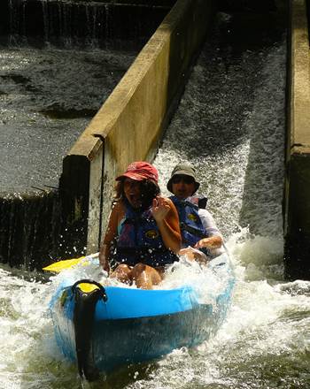 Plaisir d'une activité aquatique Ludique et inoubliable en canoe