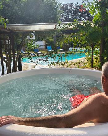 Spa privatif extérieur à La Girouardière – Bien-être à La Flèche