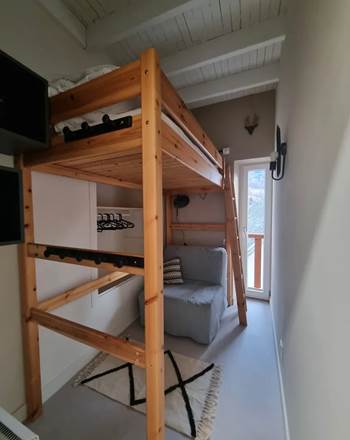 chambre avec lit mezzanine et lit supplémentaire possible