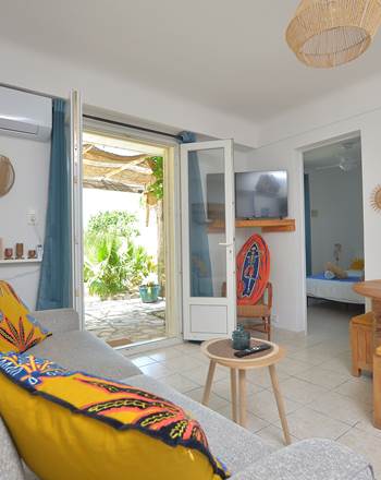villa-les-salines-flamant-location-appartement-maison-vacances-grau-du-roi-jardin-proche-plage