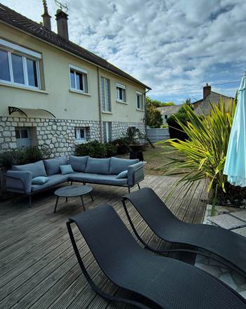 terrasse gîte La Flèche jardin salon extérieur